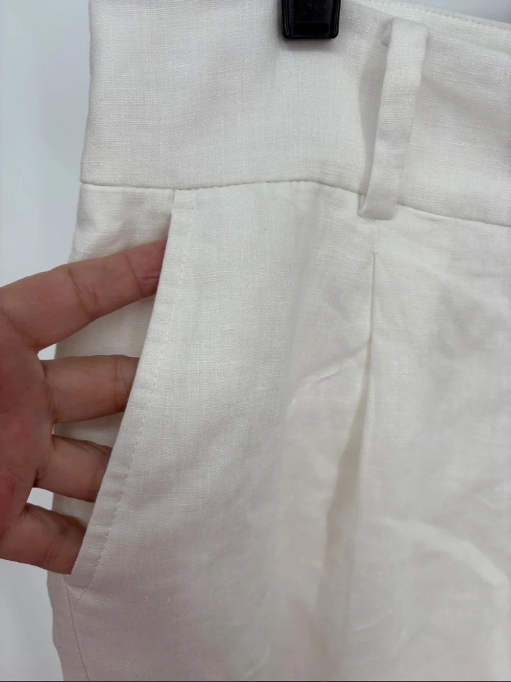 🏍️ Talbots Cream Linen pleated Tailored Bermudas